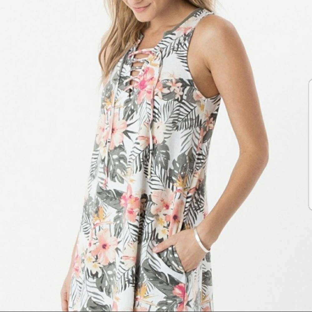 🎉HP🎉 Z Supply Dress - Picture 2 of 7